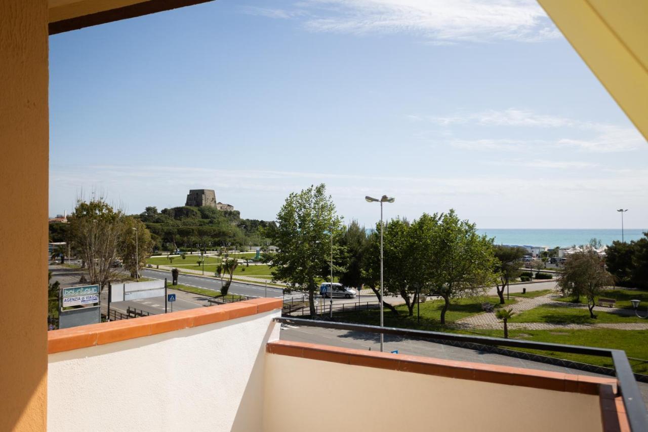 Camera Matrimoniale Deluxe con Balcone e Vista Mare